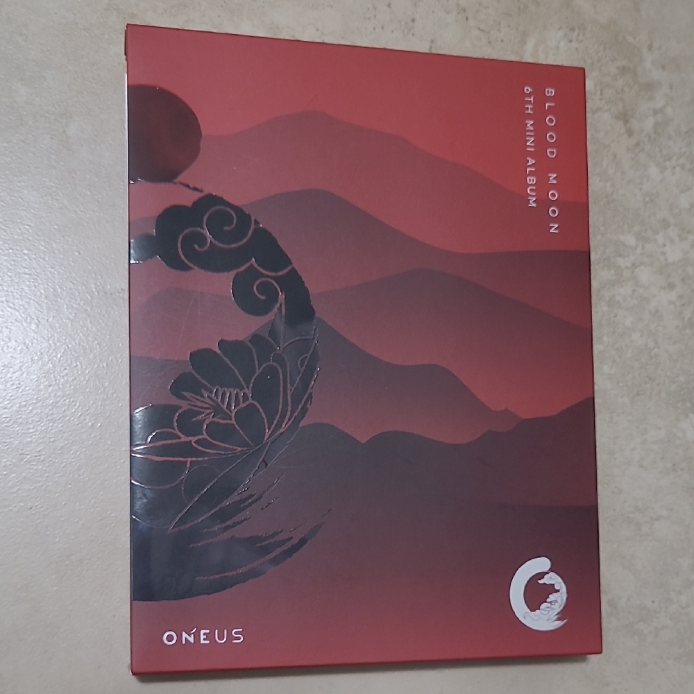 ONEUS Blood Moon 6th Mini Album Red Version